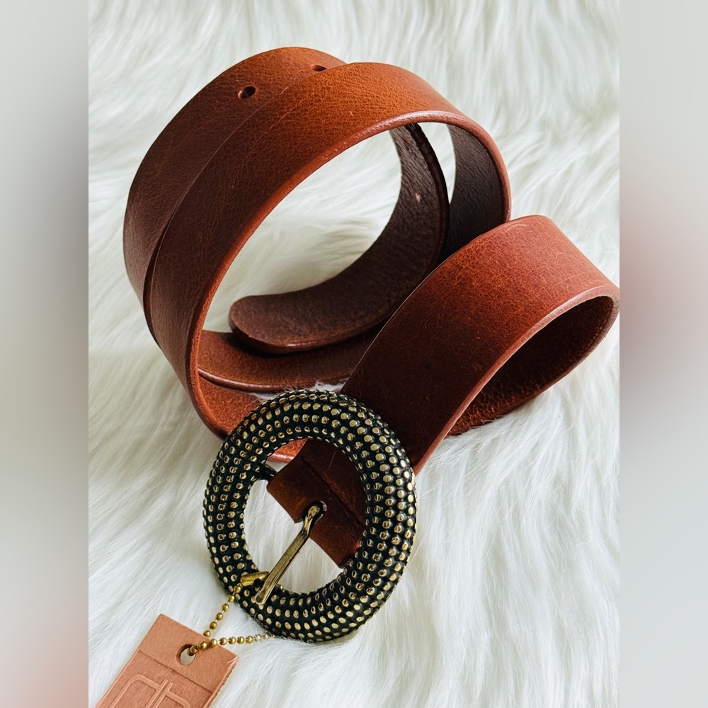 🇨🇦 Brave Leather Collection - WAVA Brown leather with Gold